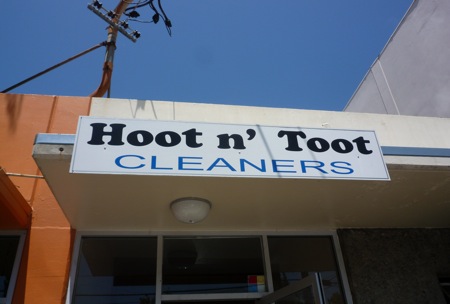 Menlo mainstay: Hoot ‘n Toot Car Hop Cleaners