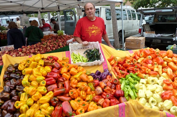 Rainbow of pepper color debuts at Menlo’s Farmers Market