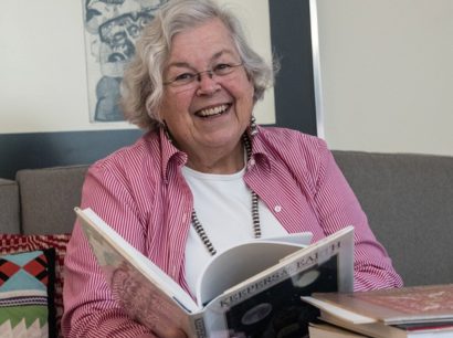 Becky Zeren continues a life filled with books by volunteering at Los Ayudantes