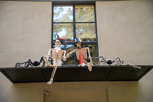 Spotted: Courting – and cocktailing – skeletons in Menlo Park