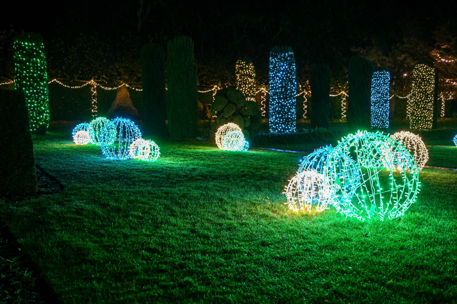 Outdoor holiday lights take center stage at Filoli this holiday season InMenlo