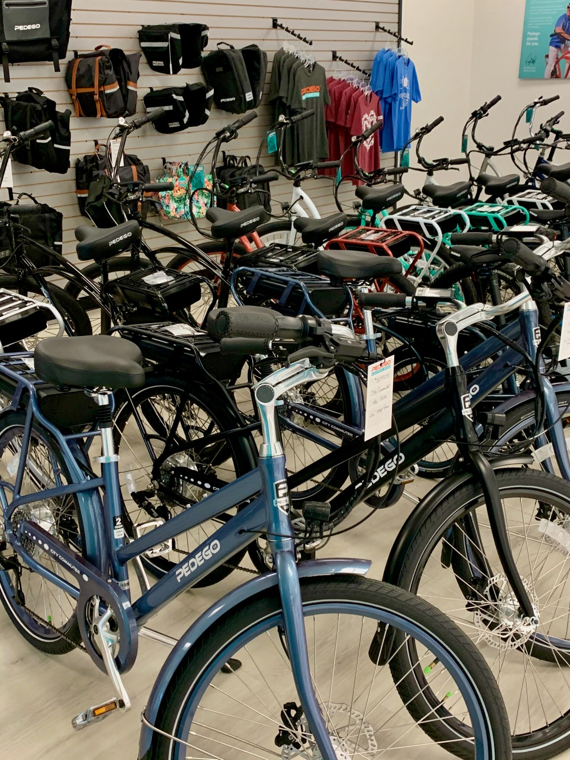 menlo velo hours
