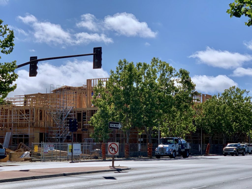 Lane closures on El Camino due to Middle Plaza construction