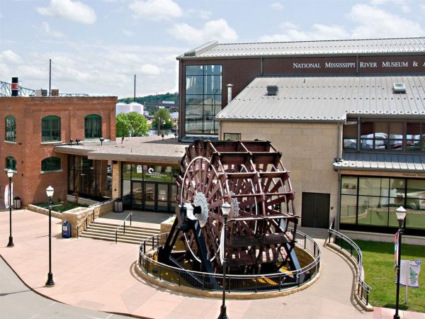 Tales Online: Storytime with the National Mississippi River Museum & Aquarium on January 19