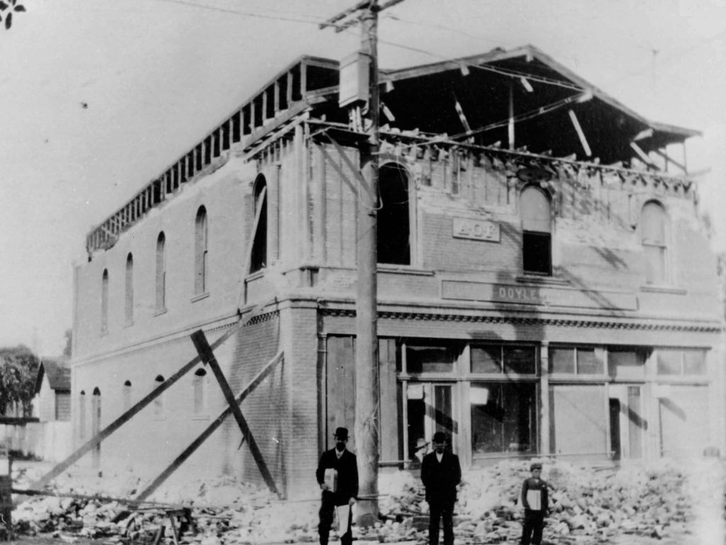 1906 earthquake damaged buildings in Menlo Park but caused no fire