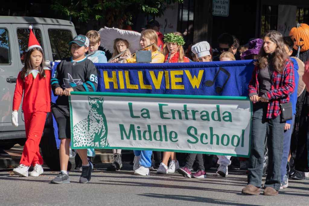Halloween parade resumes in Menlo Park after two year absence