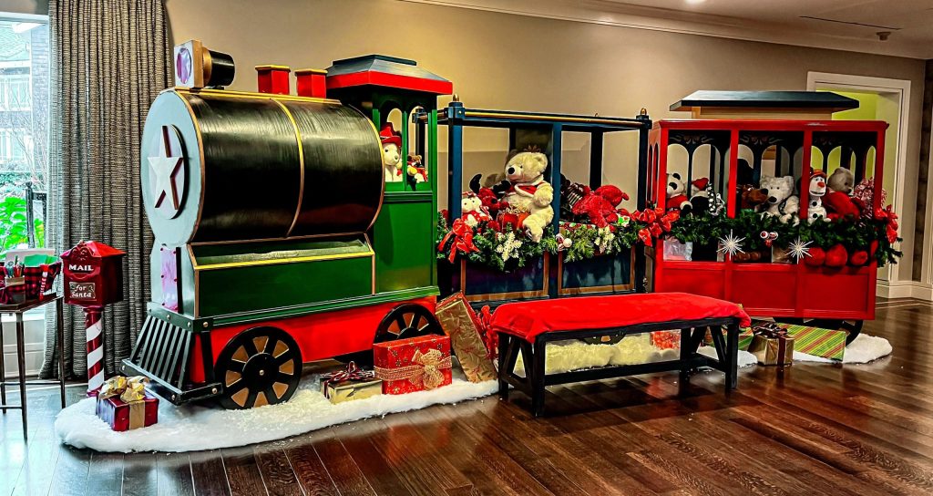 Meet Santa and Mrs. Claus at Stanford Park Hotel on December 10