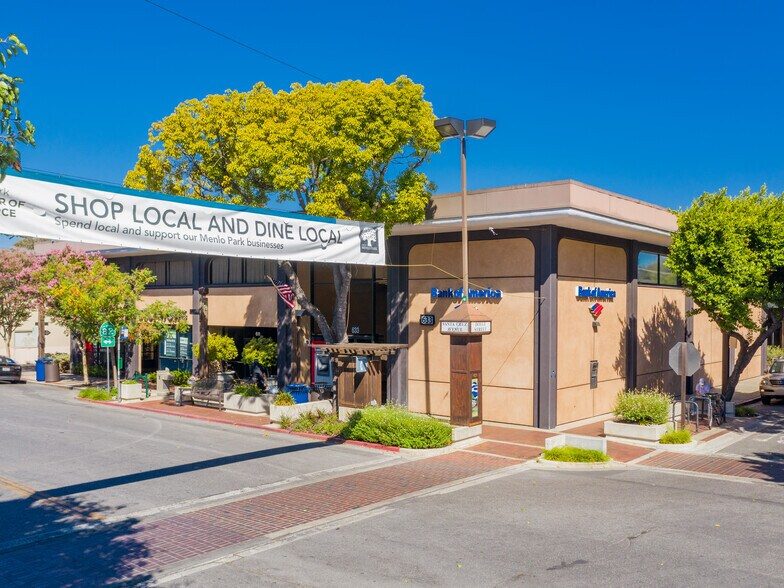 Shop at local businesses on November 25 — Small Business Saturday