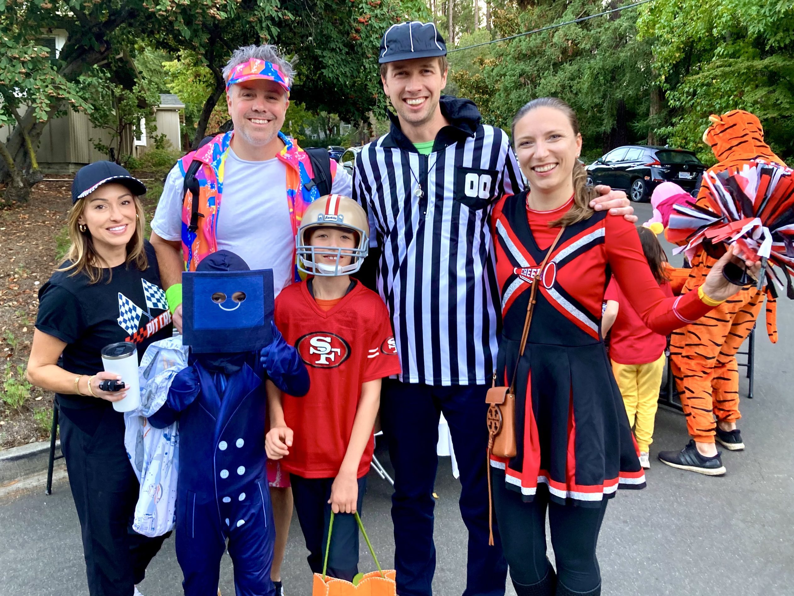 Ladera community continues its Halloween tradtions InMenlo