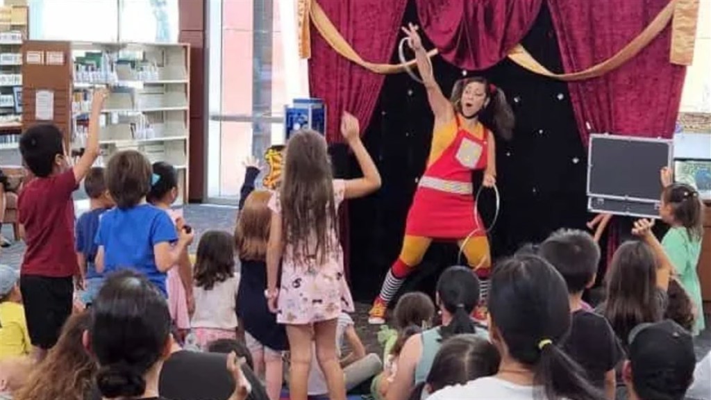 Bilingual Magic Show with Zany Zoe on June 2