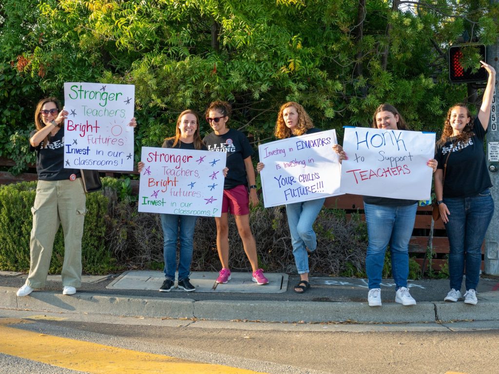 Spotted: LLESD educators demonstrating as they work without a contract