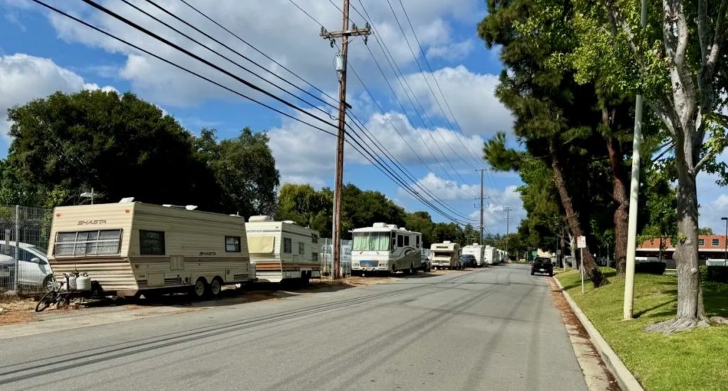 Mayor Drew Combs asks that RV parking on Bohannon Drive be addressed at City Council meeting on February 25