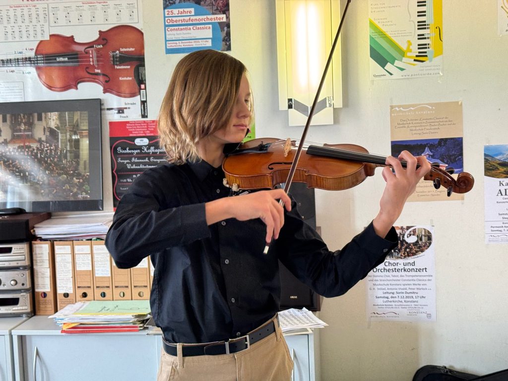 From Menlo Park to Germany: Young violinists win top honors in renowned music competition