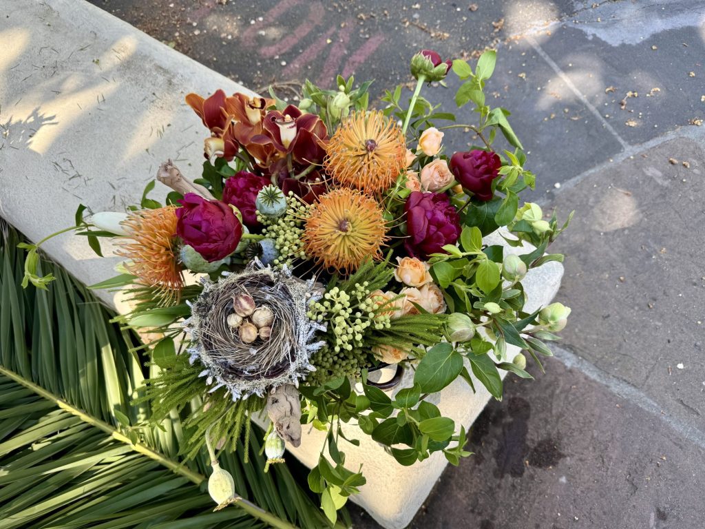 Spotted: Creative and pretty flower arrangement at Menlo Botanica