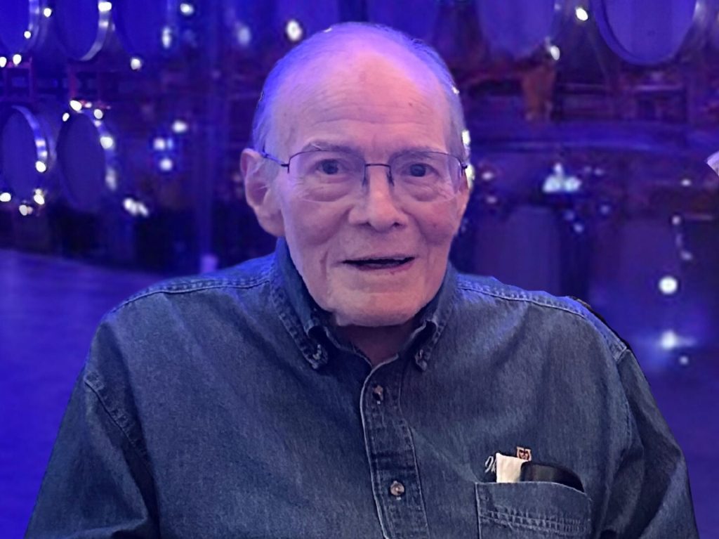 At age 99, Bob Mullen moves on from Woodside Vineyards after 63 years