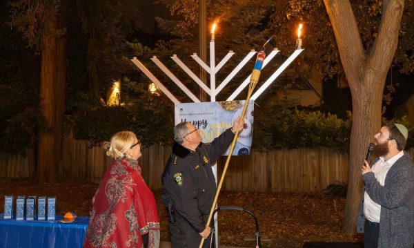 Chanukah celebration in Menlo Park brings Jewish community together