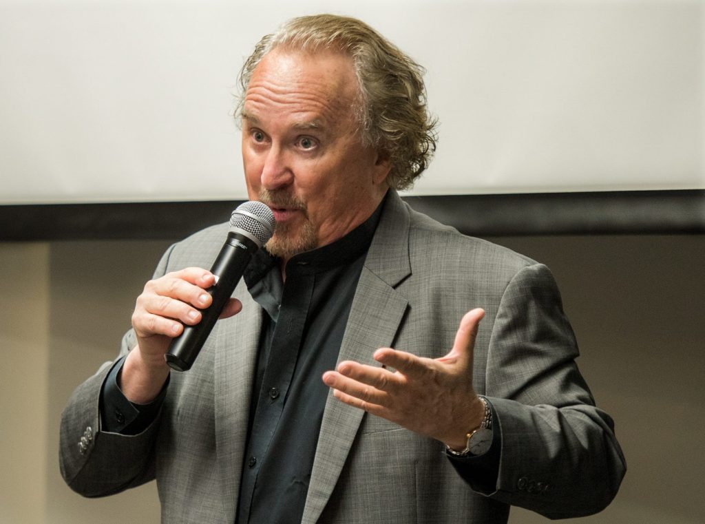 Peninsula Volunteers hosts 35th annual Author’s Salon on April 26