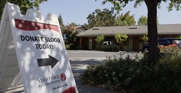 Donate blood in April — and get a chance to win Luxury Suite tickets to a Giants game