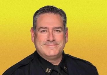 Menlo Police Chief David Norris announces his intention to retire