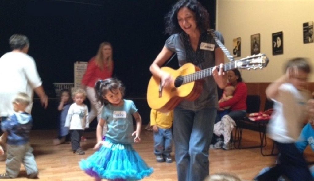 On July 23, join Rockin’ Kids Sing-Along outside at the Menlo Park Library