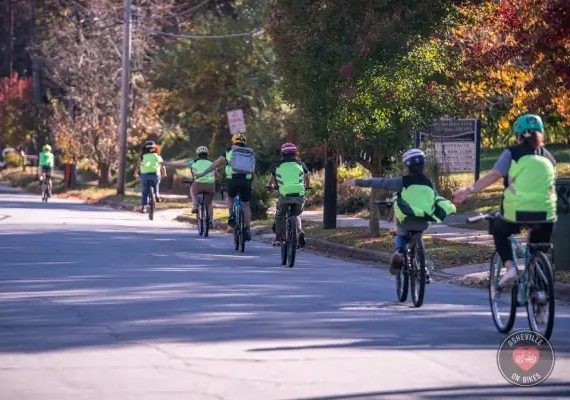 How to organize a walking and biking bus at your school