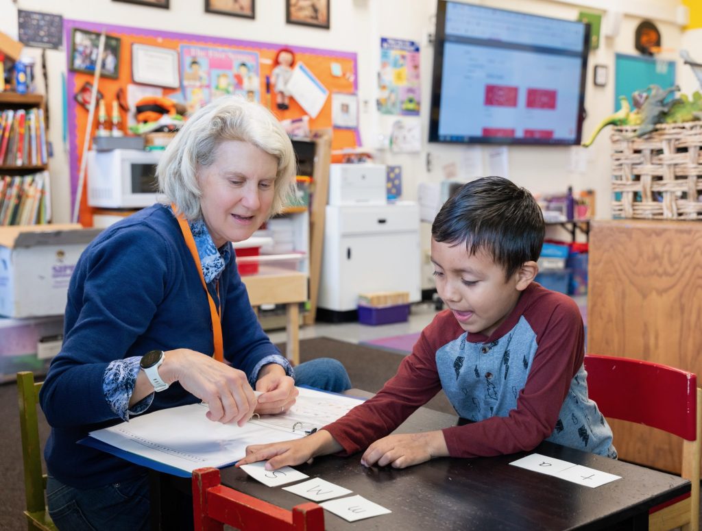 Ravenswood Classroom Partners is seeking new volunteers