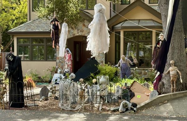 Annual ghoulish delights ready to view on Laurel St. in Menlo Park