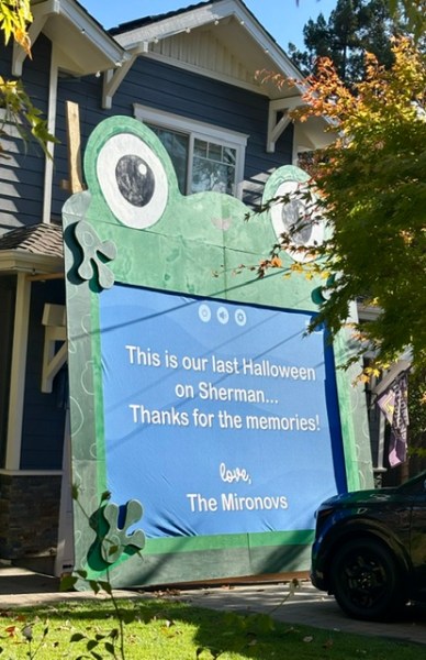 Sherman Avenue Halloween notice
